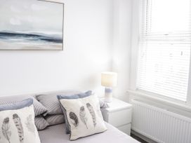 Apartment 6 - North Wales - 1098474 - thumbnail photo 13