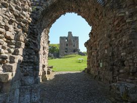 Castle Keep - Northumberland - 1098493 - thumbnail photo 24