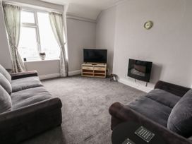 The Orme Apartment - North Wales - 1098616 - thumbnail photo 3