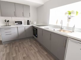 The Orme Apartment - North Wales - 1098616 - thumbnail photo 5