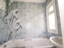 16 The Coombe - Cornwall - 1100000 - thumbnail photo 15