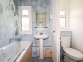 16 The Coombe - Cornwall - 1100000 - thumbnail photo 16