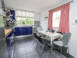 Chestnut Cottage - Mid Wales - 1102541 - thumbnail photo 12