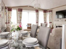 Serena Lodge - Scottish Lowlands - 1103426 - thumbnail photo 8
