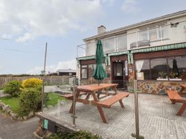 Morlyn Guest House Apartment - North Wales - 1103707 - thumbnail photo 1