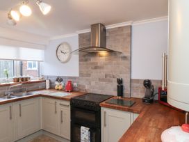 9 North End - North Yorkshire (incl. Whitby) - 1104268 - thumbnail photo 8