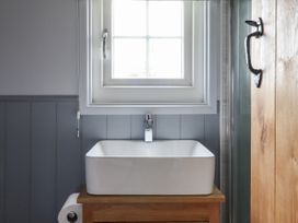 Frederick - Devon - 1104364 - thumbnail photo 11