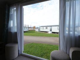 Caravan Kensington 165 - Norfolk - 1104613 - thumbnail photo 8