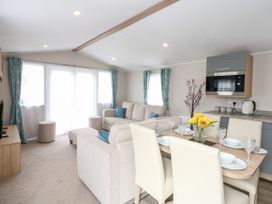 Caravan Kensington 165 - Norfolk - 1104613 - thumbnail photo 9