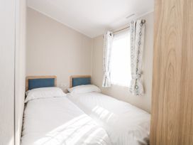Caravan Kensington 165 - Norfolk - 1104613 - thumbnail photo 14