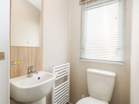 Caravan Kensington 165 - Norfolk - 1104613 - thumbnail photo 22