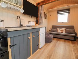 Hillcrest Shepherds Hut - Lake District - 1104753 - thumbnail photo 4