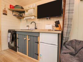 Hillcrest Shepherds Hut - Lake District - 1104753 - thumbnail photo 3