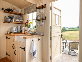 High Grounds Shepherd's Hut - Peak District & Derbyshire - 1104961 - thumbnail photo 3