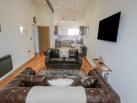 Foxton Penthouse - North Yorkshire (incl. Whitby) - 1105094 - thumbnail photo 9