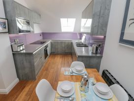 Foxton Penthouse - North Yorkshire (incl. Whitby) - 1105094 - thumbnail photo 11