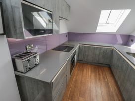 Foxton Penthouse - North Yorkshire (incl. Whitby) - 1105094 - thumbnail photo 13