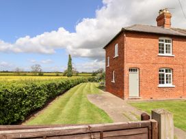 East Farm Cottage - Lincolnshire - 1105354 - thumbnail photo 2