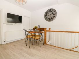 Apartment 2 - Llandudno Central - North Wales - 1105745 - thumbnail photo 5