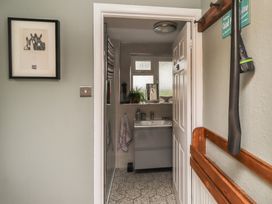 A bathroom with sink and mirror at Country Retreat in Ponteland