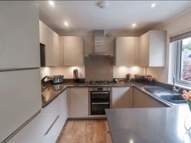 7 Coram Court - Dorset - 1106054 - thumbnail photo 9