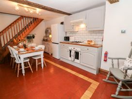 White Swan Cottage - Peak District - 1106936 - thumbnail photo 9