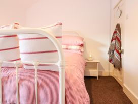 1 Llwyn Hir - North Wales - 1107361 - thumbnail photo 14