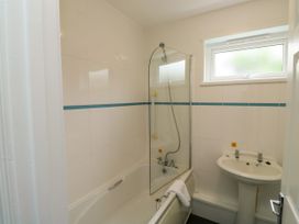 Harcombe House Bungalow 11 - Devon - 1107646 - thumbnail photo 23