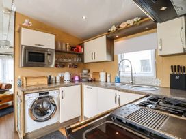 9 Birch Grove - Suffolk & Essex - 1108769 - thumbnail photo 11