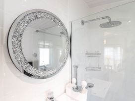 9 Birch Grove - Suffolk & Essex - 1108769 - thumbnail photo 17