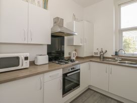 Apartment 2 - North Wales - 1108960 - thumbnail photo 10