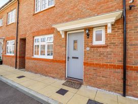 Cheerful Townhouse - Kent & Sussex - 1109170 - thumbnail photo 1