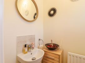 Cheerful Townhouse - Kent & Sussex - 1109170 - thumbnail photo 12
