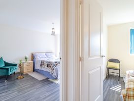 Cheerful Townhouse - Kent & Sussex - 1109170 - thumbnail photo 18