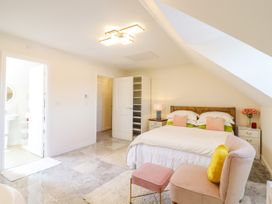 Cheerful Townhouse - Kent & Sussex - 1109170 - thumbnail photo 25