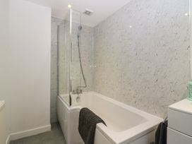 RockStar Cottage -  - 1109501 - thumbnail photo 20
