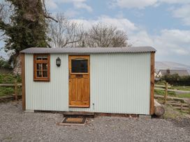 Rabbit Hill Hut - Mid Wales - 1110225 - thumbnail photo 2