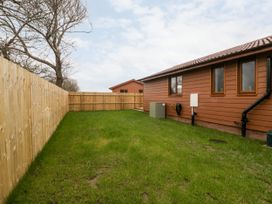 Bluebell Lodge, Meadow view lodges - Somerset & Wiltshire - 1110558 - thumbnail photo 25