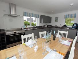 Seaview -  - 1110807 - thumbnail photo 7
