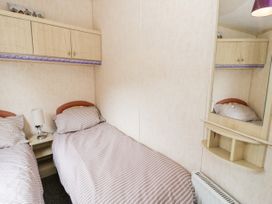 Grange Caravan - North Wales - 1111929 - thumbnail photo 11