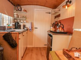 Heather Hut at Copy House Hideaway - Yorkshire Dales - 1112303 - thumbnail photo 11
