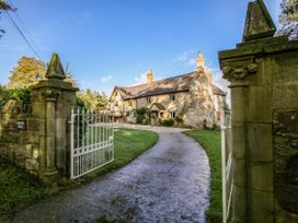 Pentre Hall - Shropshire - 1112629 - thumbnail photo 1