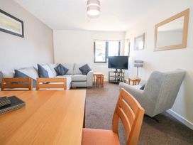 Flat 34 - Marine Court - Kent & Sussex - 1112830 - thumbnail photo 3