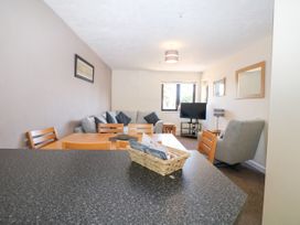 Flat 34 - Marine Court - Kent & Sussex - 1112830 - thumbnail photo 4