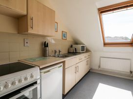 Flat 35 - Marine Court - Kent & Sussex - 1112832 - thumbnail photo 4