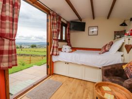 The Herdsman Luxury Shepherds Hut - Lake District - 1112932 - thumbnail photo 7