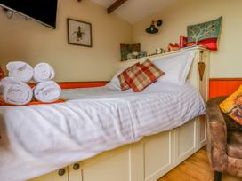 The Herdsman Luxury Shepherds Hut - Lake District - 1112932 - thumbnail photo 8