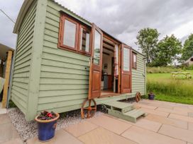 The Herdsman Luxury Shepherds Hut - Lake District - 1112932 - thumbnail photo 12