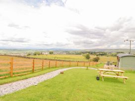 The Herdsman Luxury Shepherds Hut - Lake District - 1112932 - thumbnail photo 35