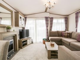 Lexi - Lake District - 1113533 - thumbnail photo 4